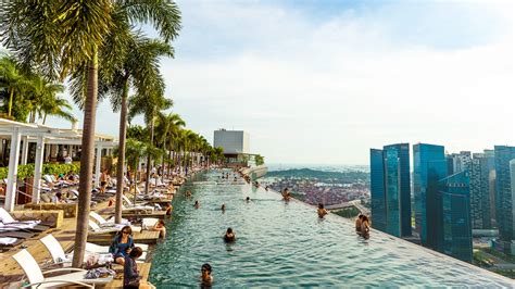 sands skypark infinity pool|Singapore Luxury Hotel with Bathtub & Balcony .
